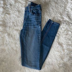 Hollister jeans